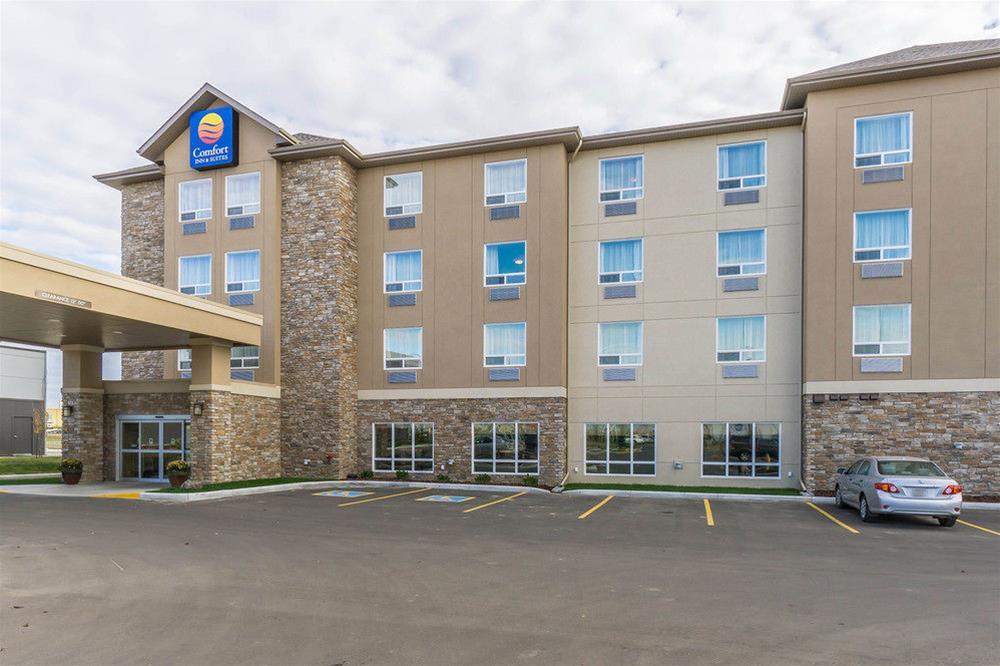 ניסקו Comfort Inn & Suites Edmonton International Airport מראה חיצוני תמונה