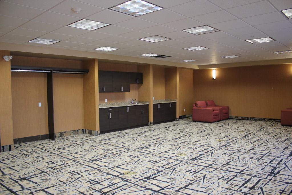 ניסקו Comfort Inn & Suites Edmonton International Airport מראה חיצוני תמונה