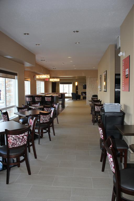 ניסקו Comfort Inn & Suites Edmonton International Airport מראה חיצוני תמונה