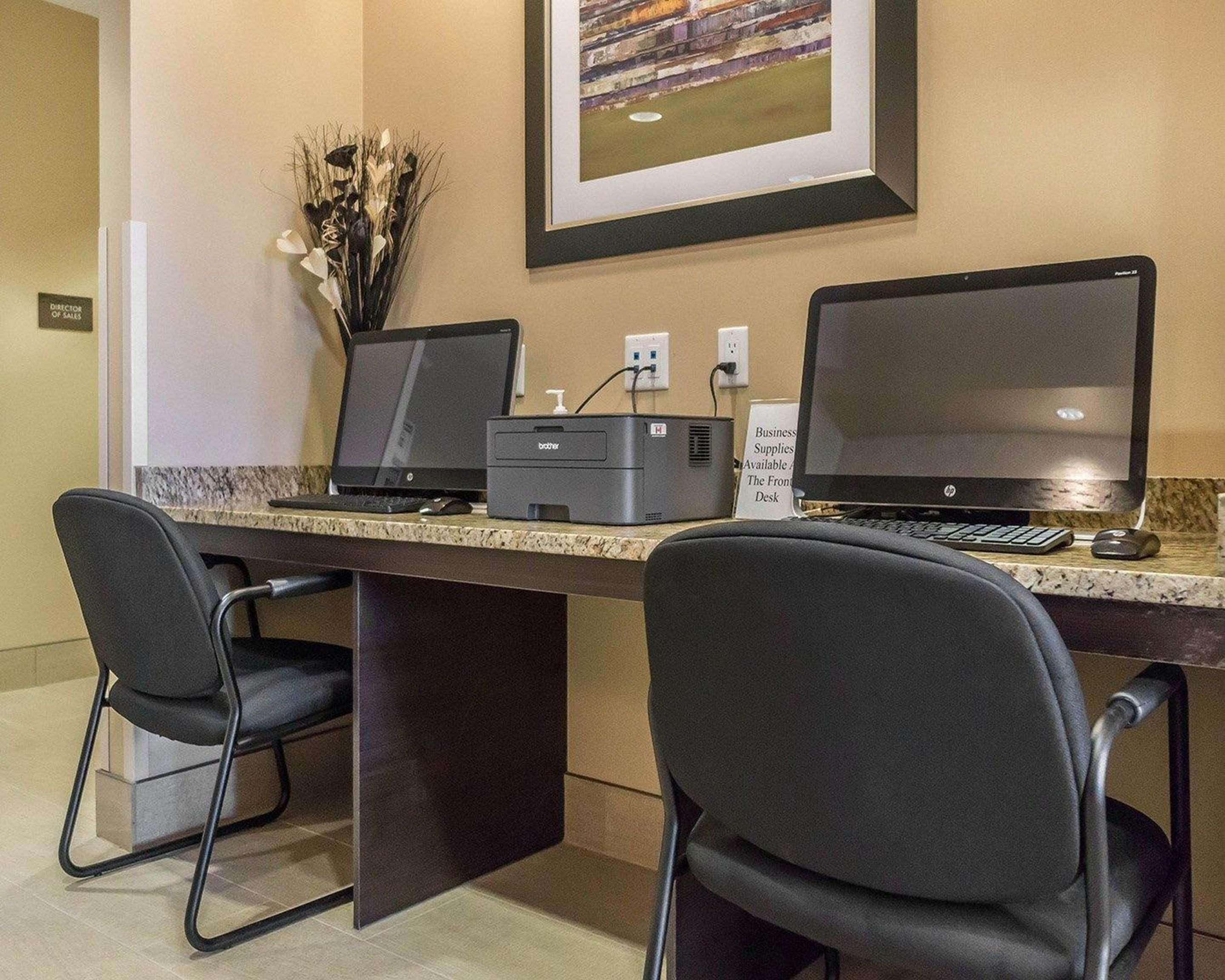ניסקו Comfort Inn & Suites Edmonton International Airport מראה חיצוני תמונה