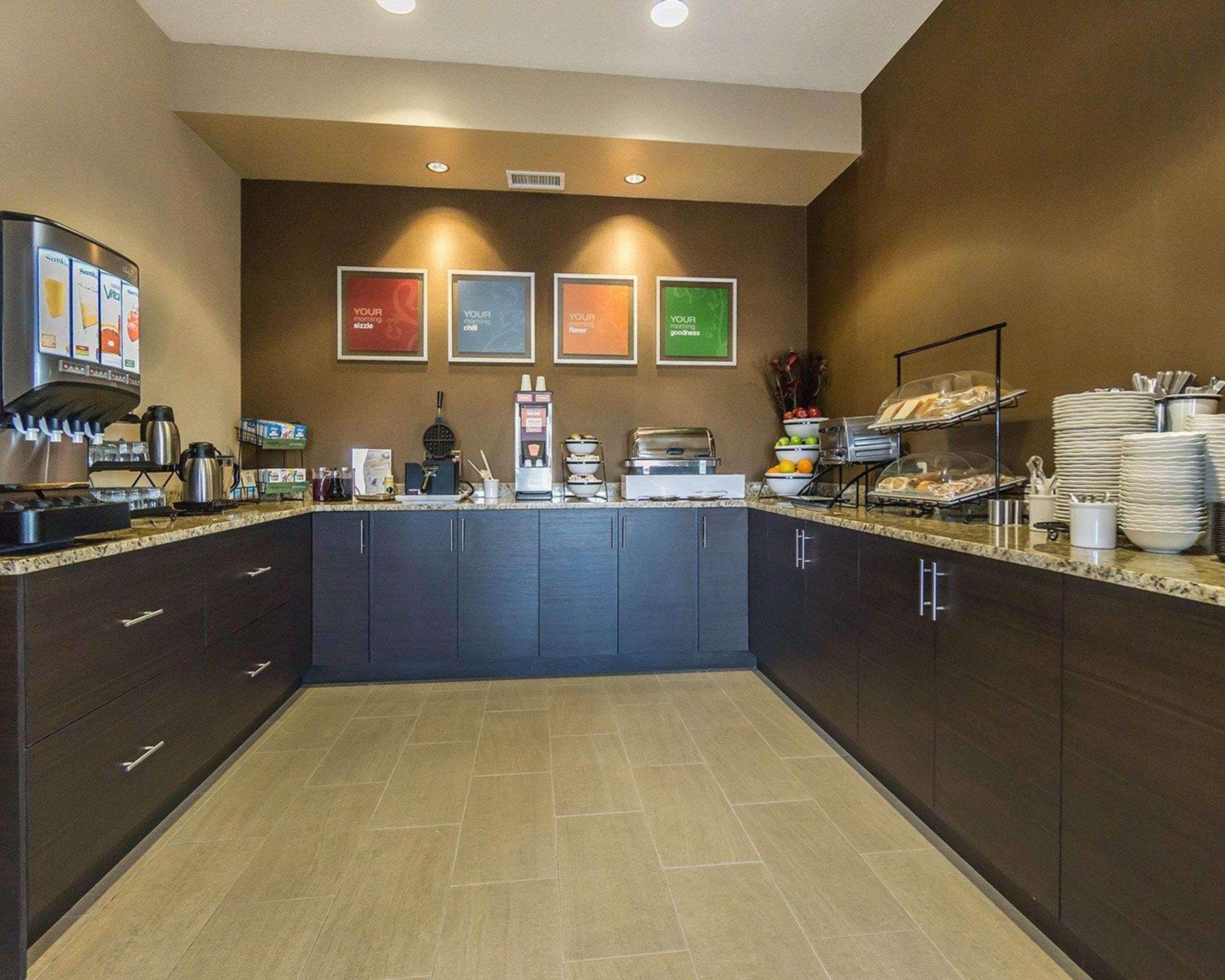 ניסקו Comfort Inn & Suites Edmonton International Airport מראה חיצוני תמונה