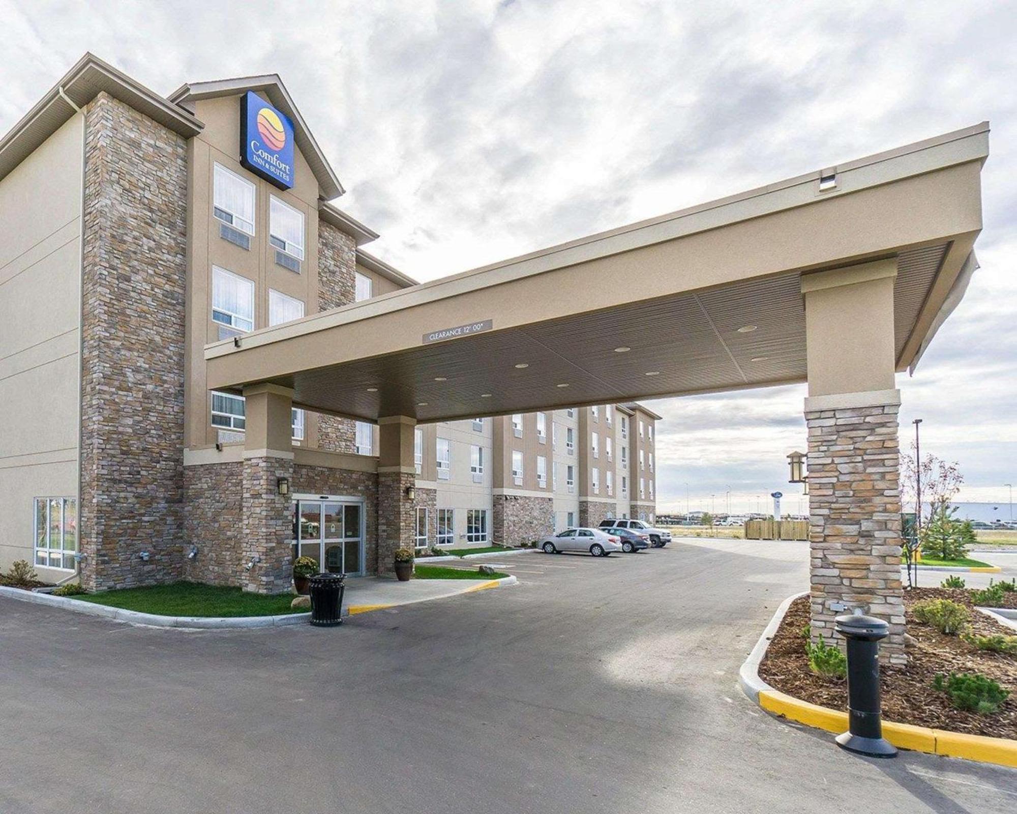 ניסקו Comfort Inn & Suites Edmonton International Airport מראה חיצוני תמונה