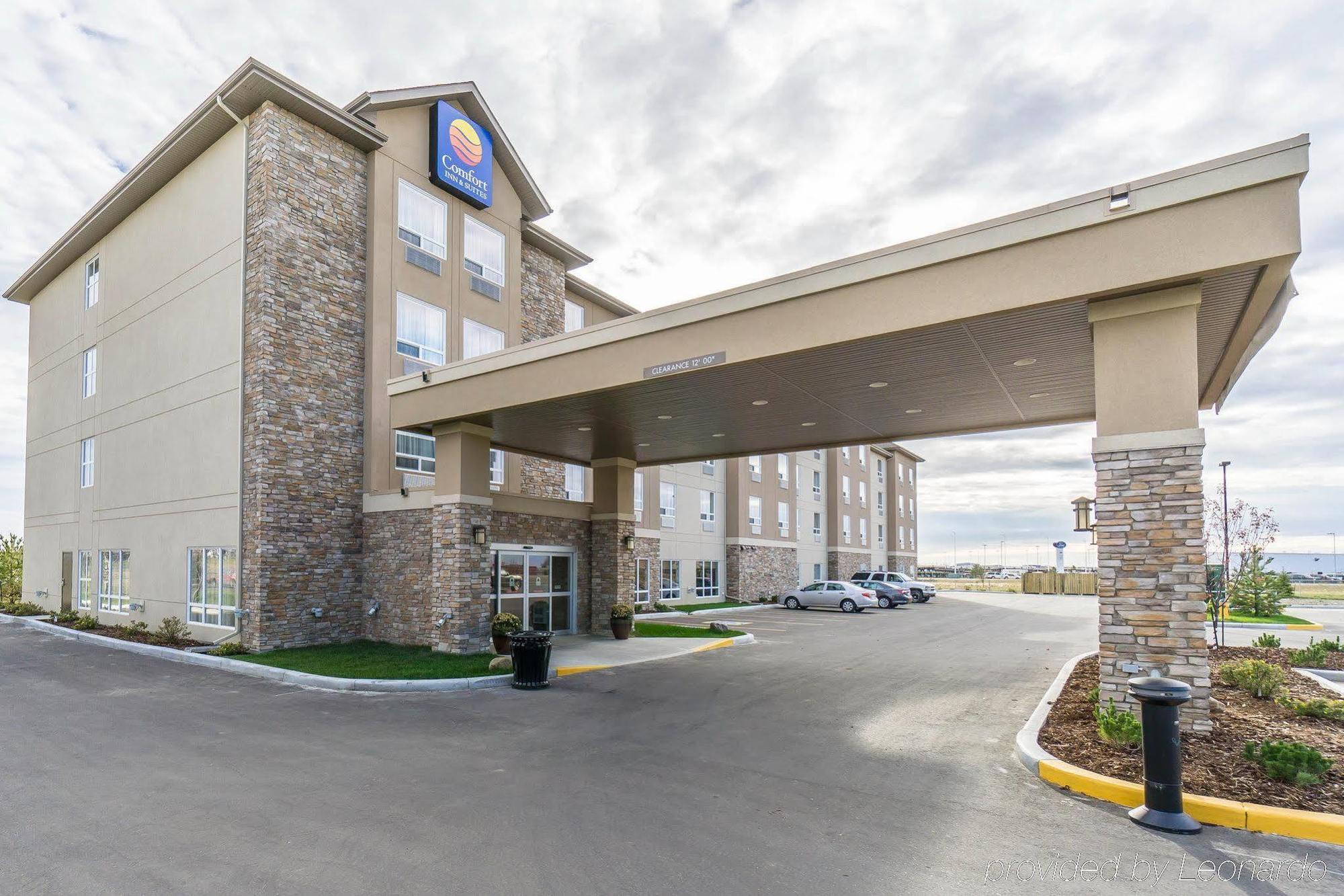 ניסקו Comfort Inn & Suites Edmonton International Airport מראה חיצוני תמונה