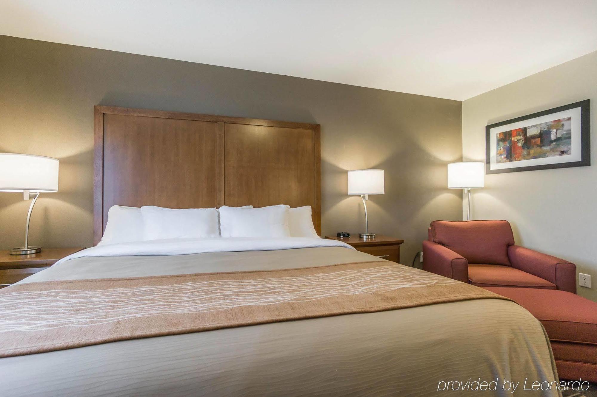 ניסקו Comfort Inn & Suites Edmonton International Airport מראה חיצוני תמונה