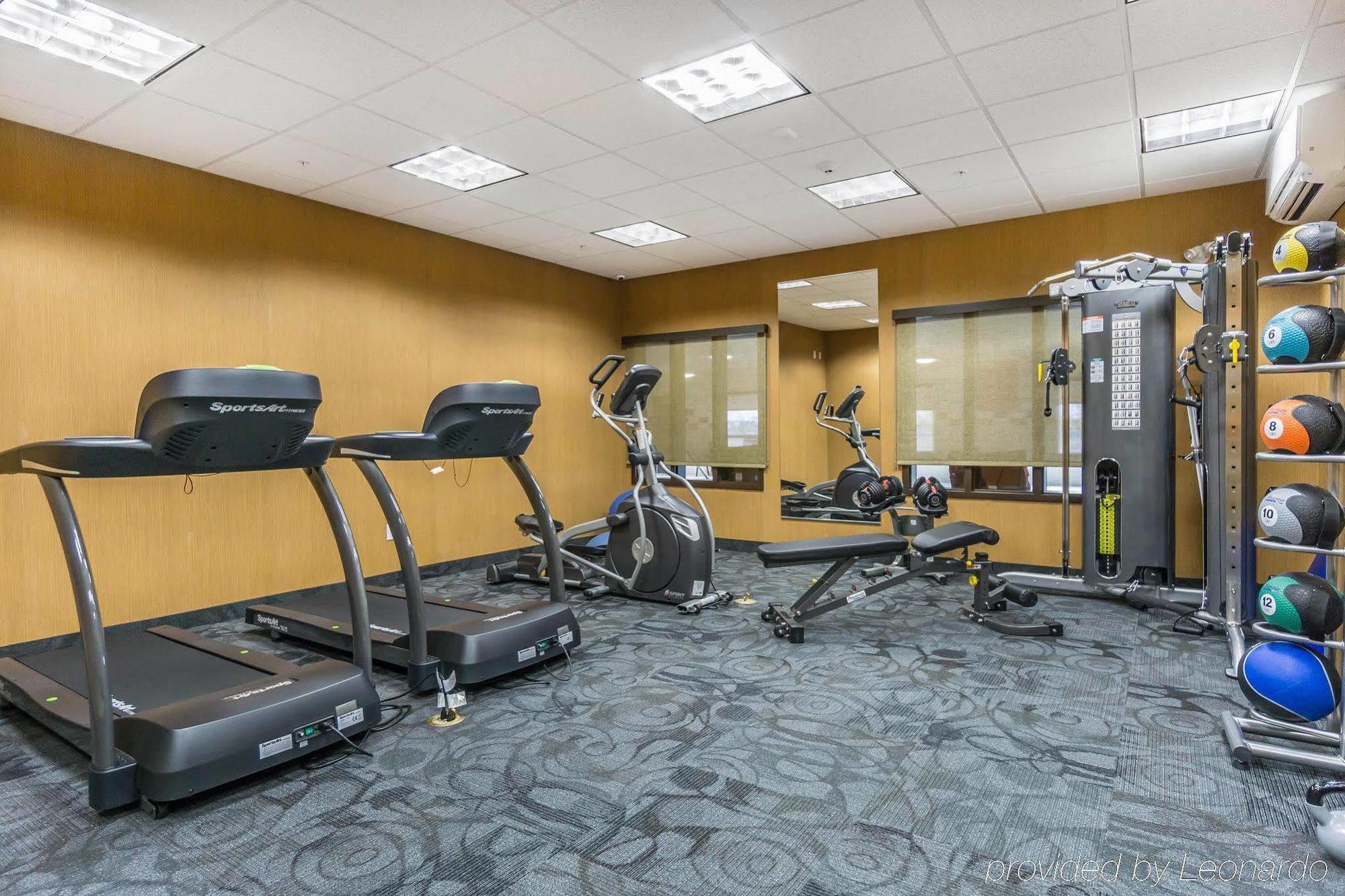 ניסקו Comfort Inn & Suites Edmonton International Airport מראה חיצוני תמונה