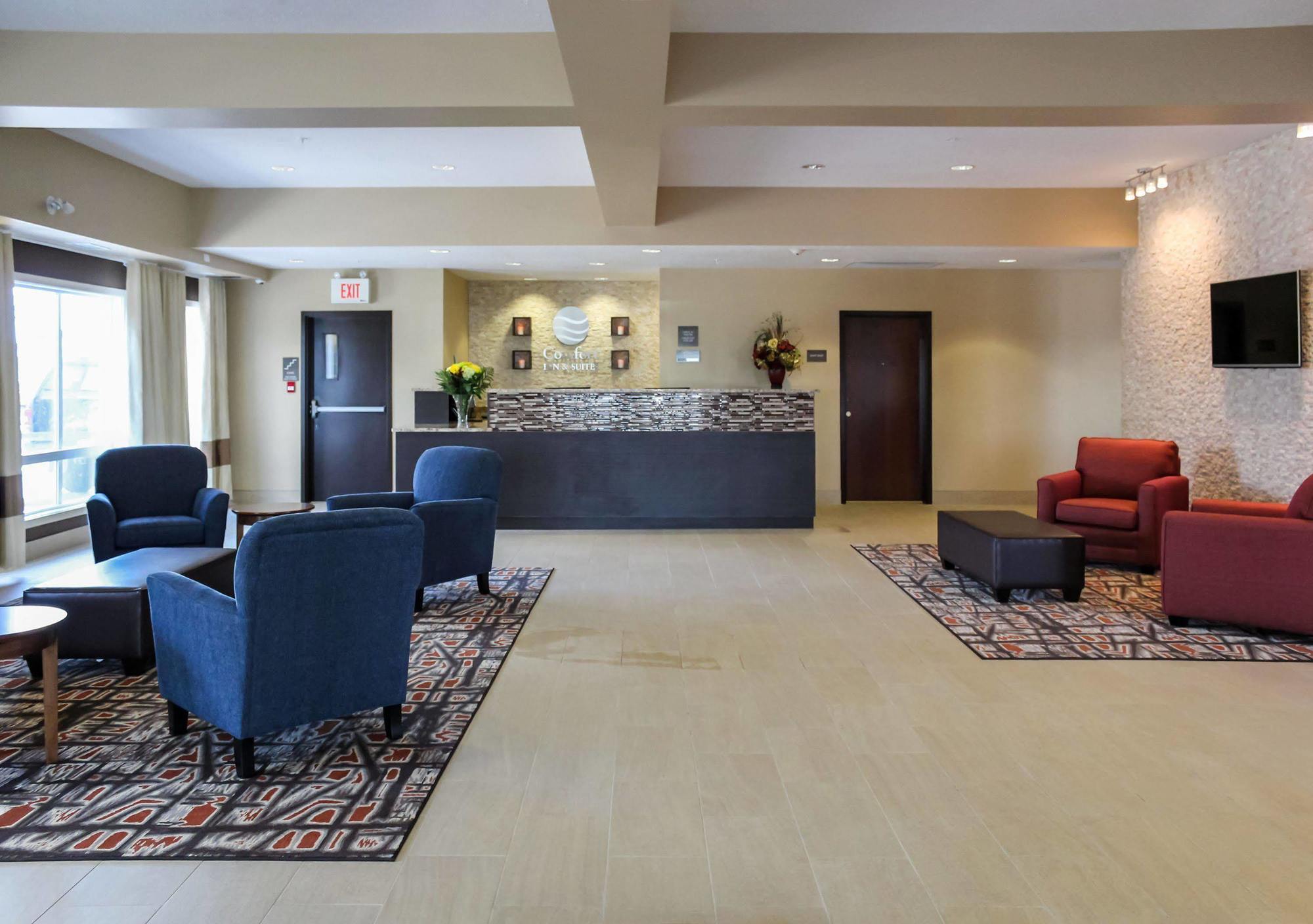 ניסקו Comfort Inn & Suites Edmonton International Airport מראה חיצוני תמונה