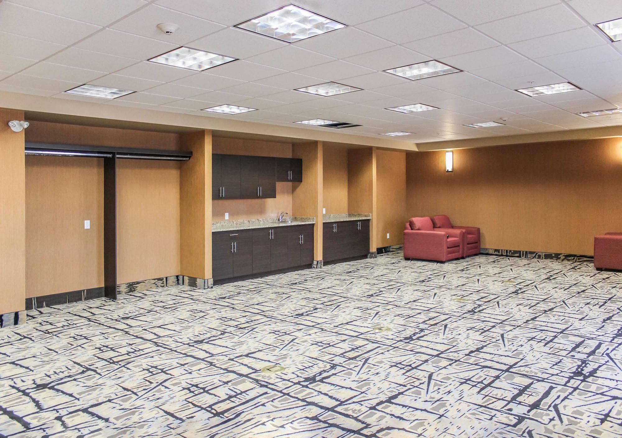 ניסקו Comfort Inn & Suites Edmonton International Airport מראה חיצוני תמונה